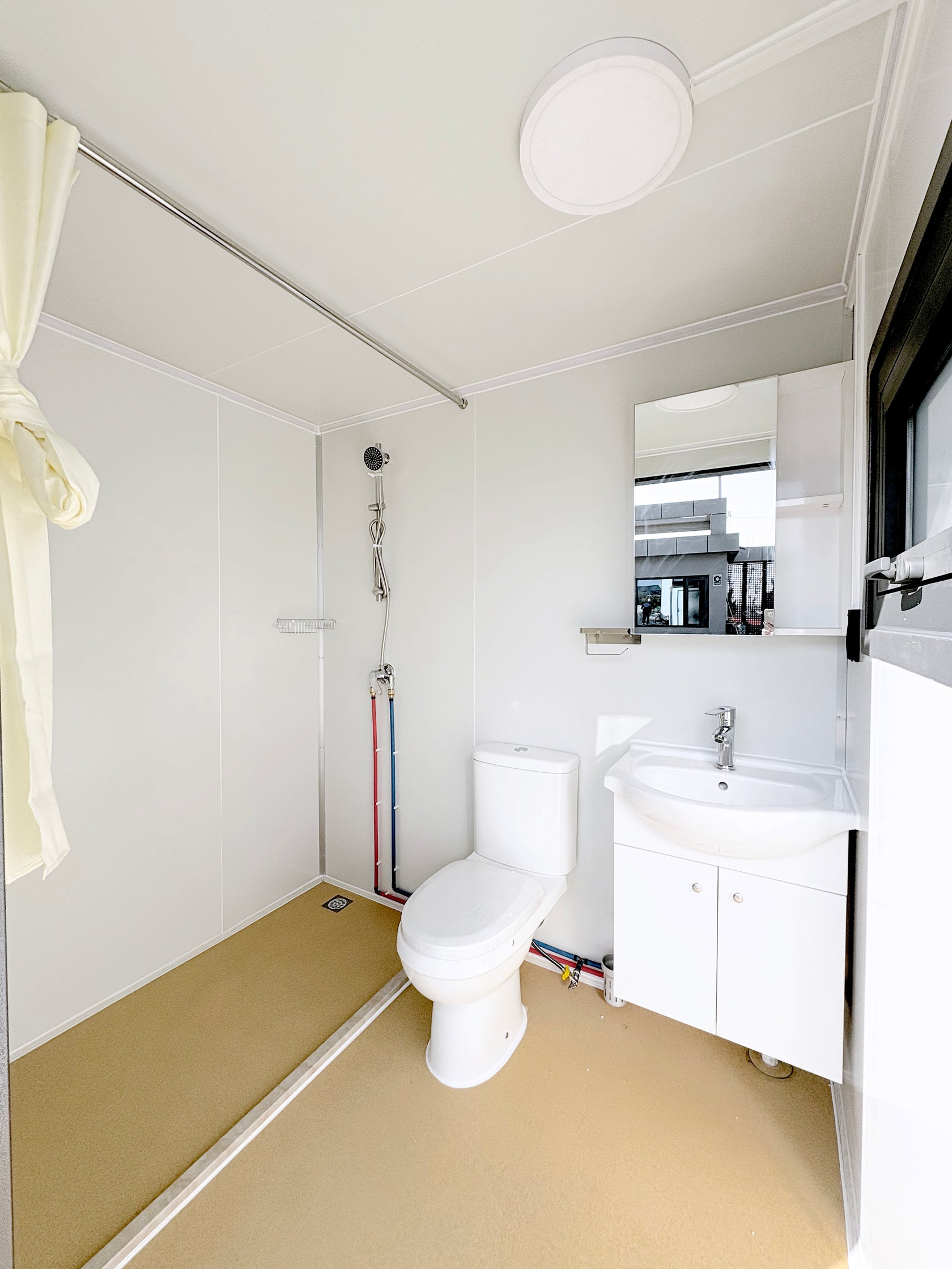 Bastone Portable Restroom with Showers-small